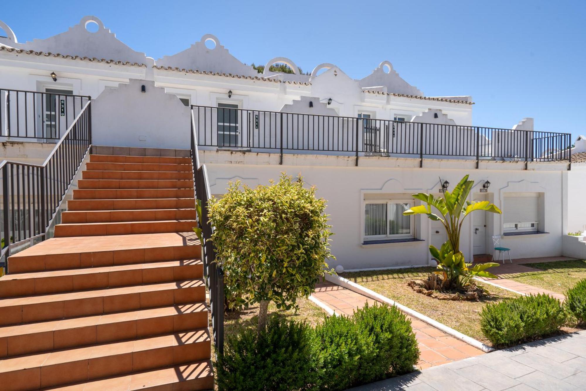 Apartment Sunny 2br In With 3 Pools, Restaurant, Gym And Playground *