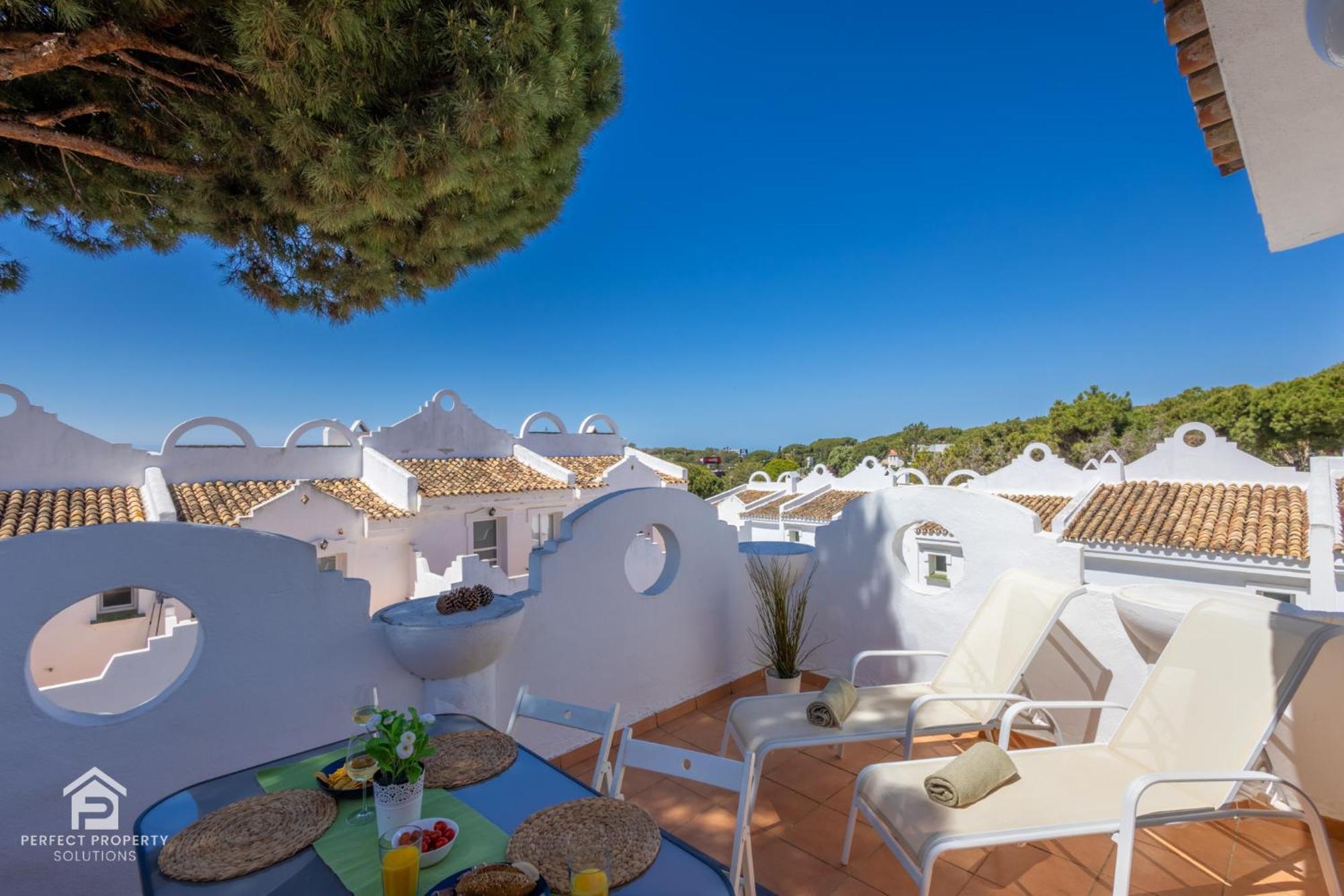 Sunny 2br In With 3 Pools, Restaurant, Gym And Playground Apartment Marbella