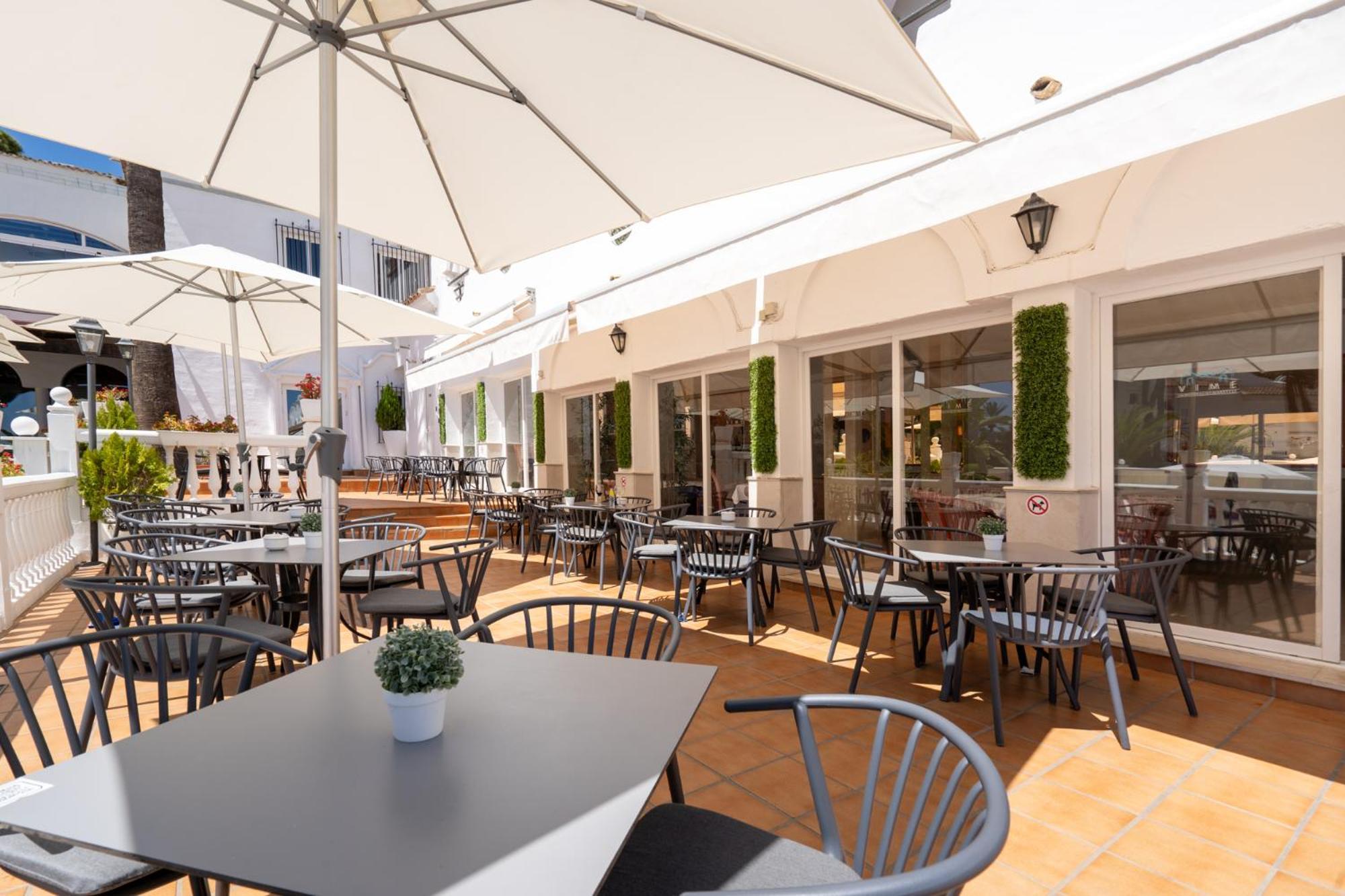 Sunny 2br In With 3 Pools, Restaurant, Gym And Playground Apartment Marbella