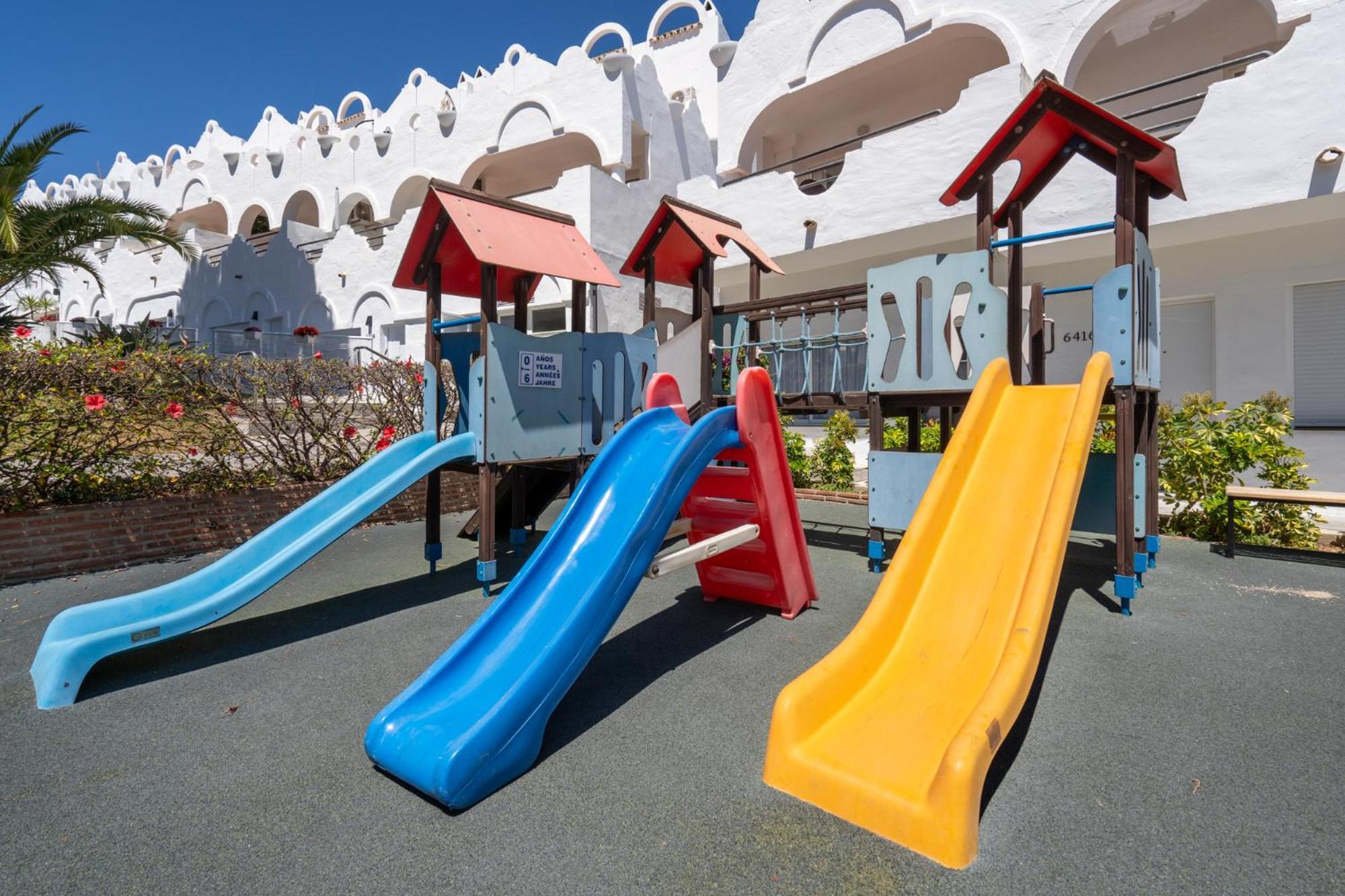 Sunny 2br In With 3 Pools, Restaurant, Gym And Playground Marbella