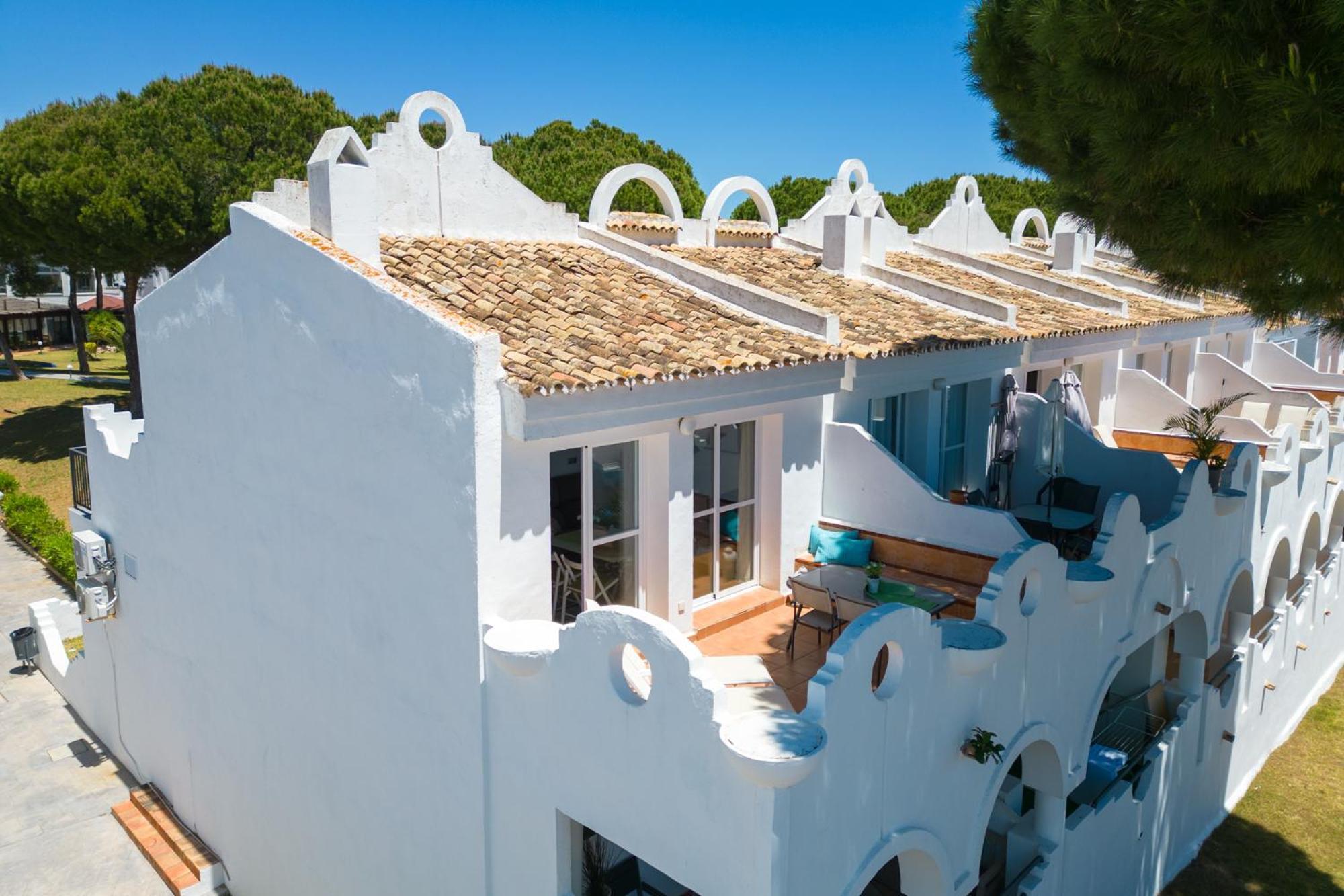 Sunny 2br In With 3 Pools, Restaurant, Gym And Playground Apartment Marbella