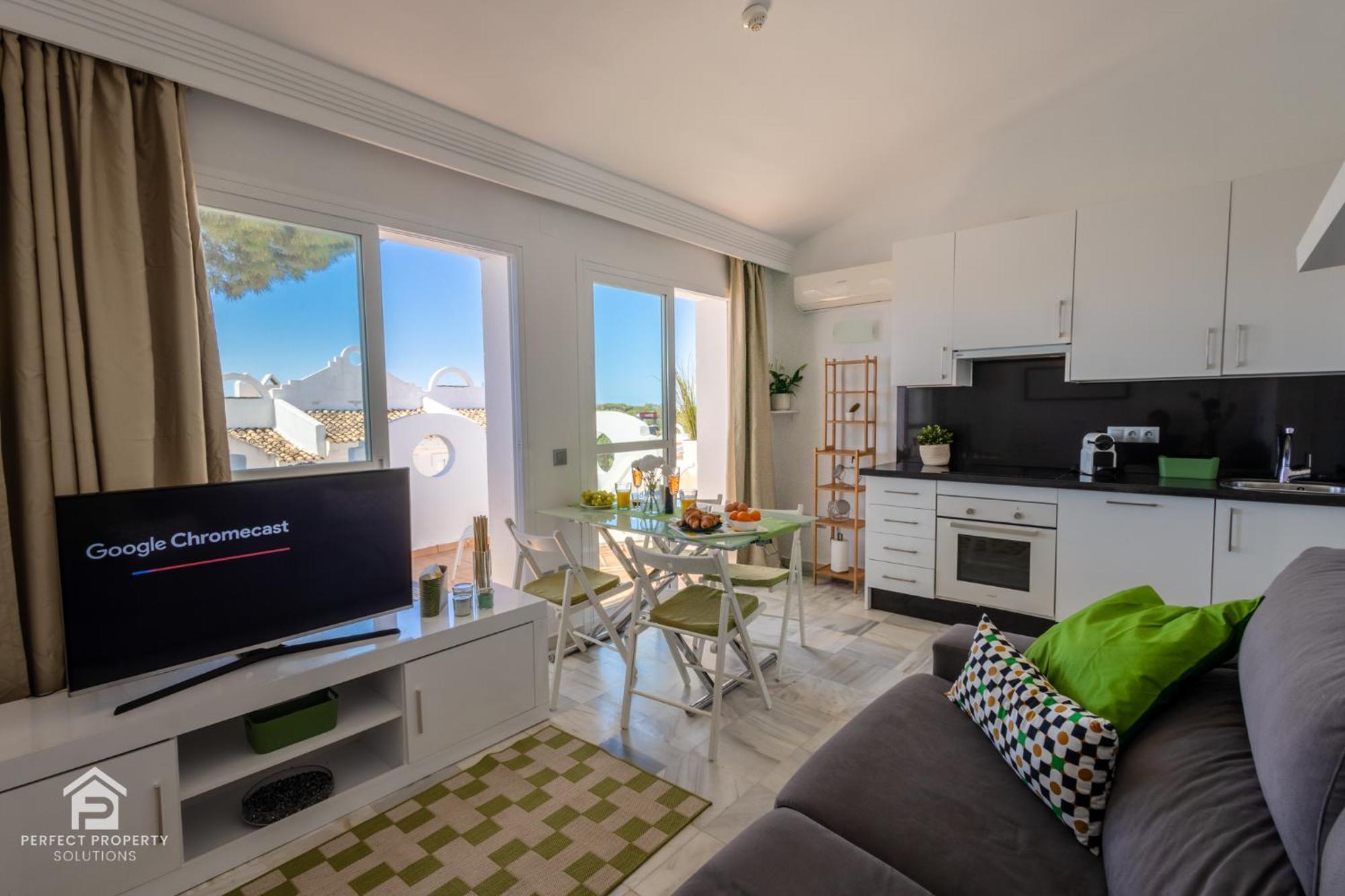 Sunny 2br In With 3 Pools, Restaurant, Gym And Playground Apartment