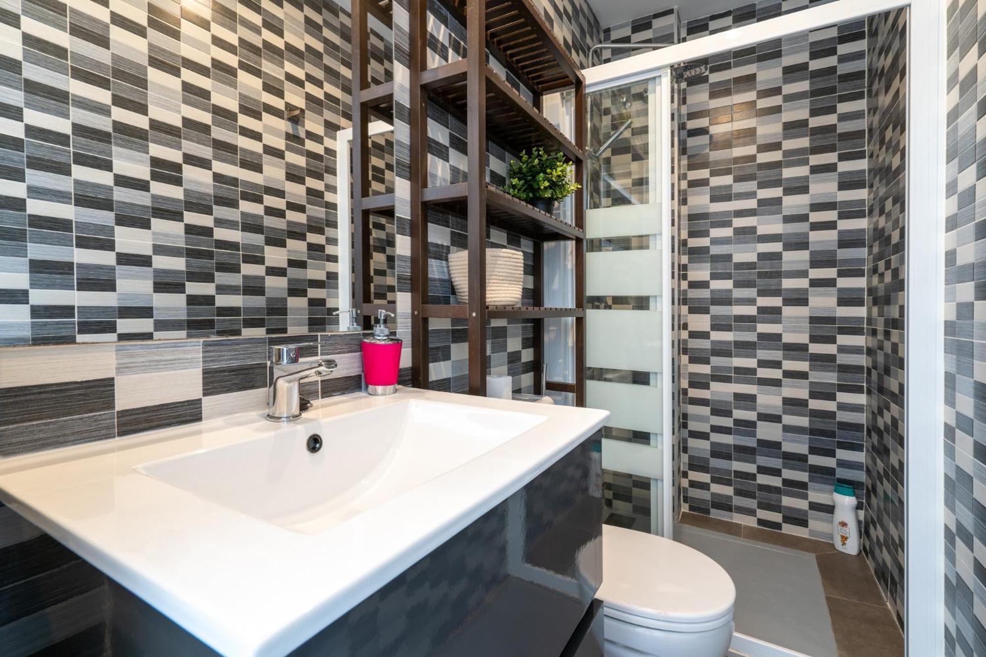 Apartment Sunny 2br In With 3 Pools, Restaurant, Gym And Playground *