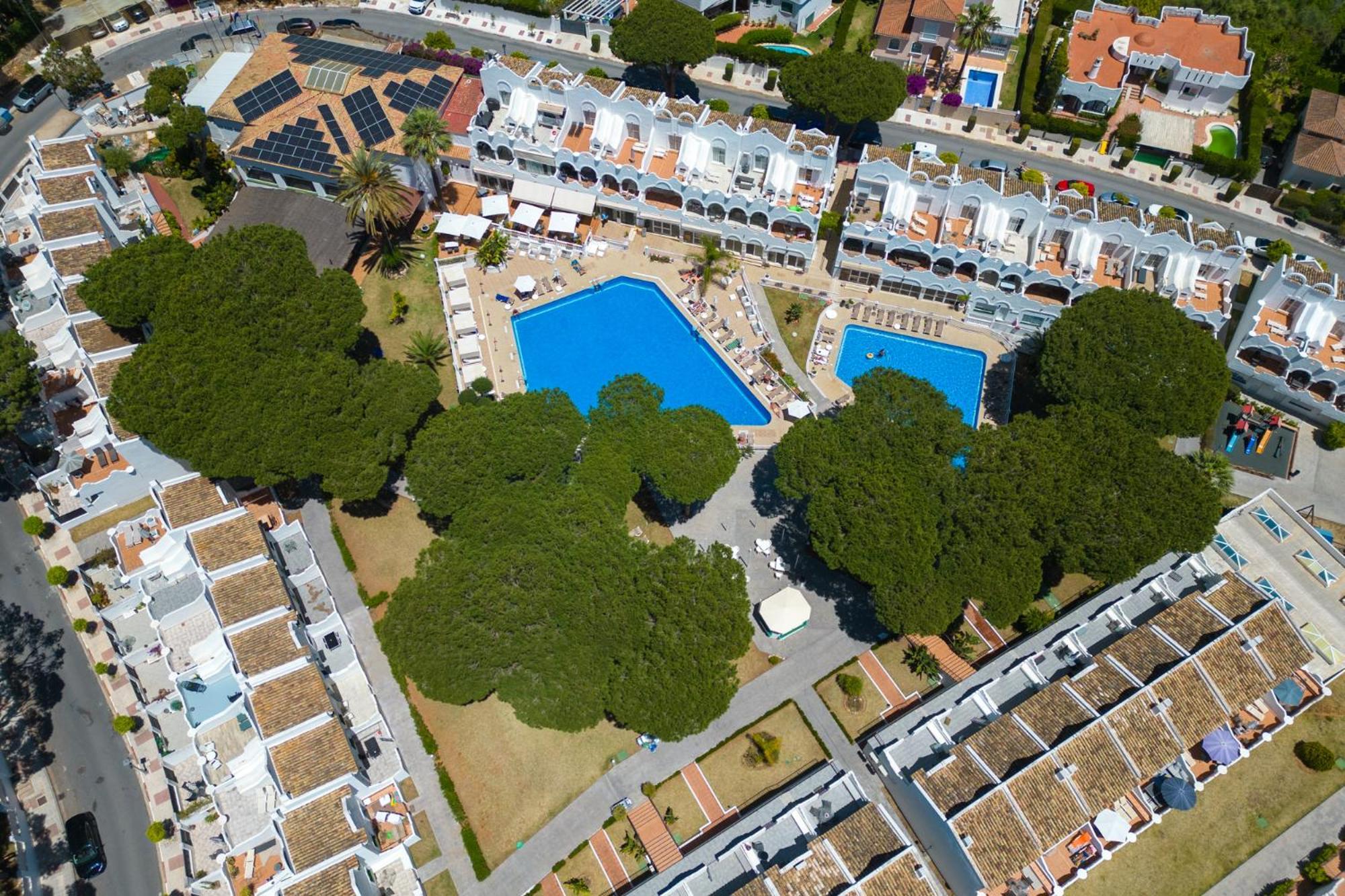 Apartment Sunny 2br In With 3 Pools, Restaurant, Gym And Playground Marbella